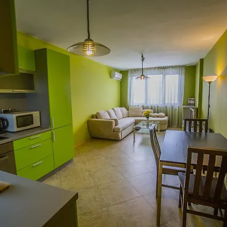 Ziper’s Sofia+parking Apartment *